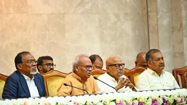 প্রতিশ্রুতি বাস্তবায়নে নিরন্তর কাজ করছেন প্রধানমন্ত্রী: রিজভী
