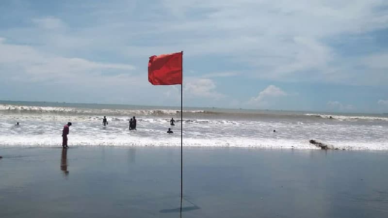চার সমুদ্রবন্দরে ৩ নম্বর সতর্কসংকেত, উপকূলের কাছে থাকতে বলা হলো নৌযানকে