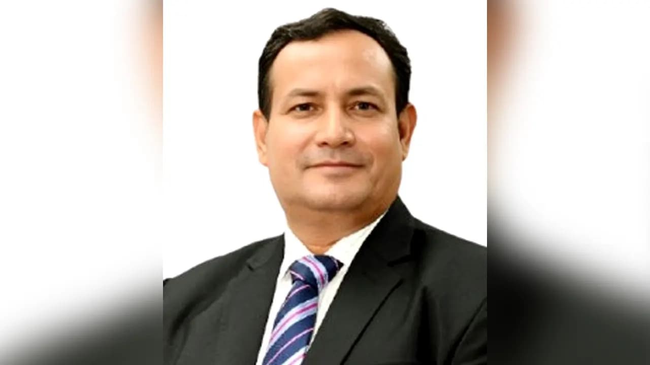 শিক্ষা ক্যাডারদের মনঃক্ষুণ্নতায় দুঃখ প্রকাশ করলেন ঢাকা সেন্ট্রাল ইউনিভার্সিটির ভিসি