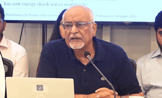 ছয় মাসেও কাঙ্ক্ষিত গতিতে ঘুরে দাঁড়ায়নি অর্থনীতি: দেবপ্রিয় ভট্টাচার্য