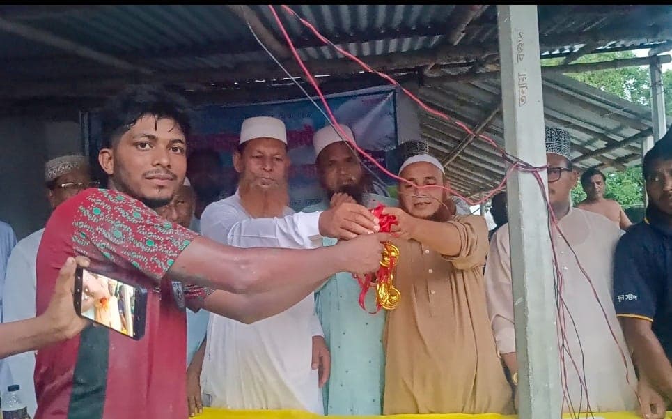 ঝিকরগাছার শংকরপুর জুলাই স্মৃতি ফুটবল টুর্নামেন্টের উদ্বোধন