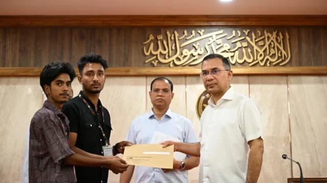 গুম-খুন ও জুলাই অভ্যুত্থানে শহীদ পরিবারের ৭৪ সদস্যকে নিয়োগপত্র দিলেন প্রধানমন্ত্রী