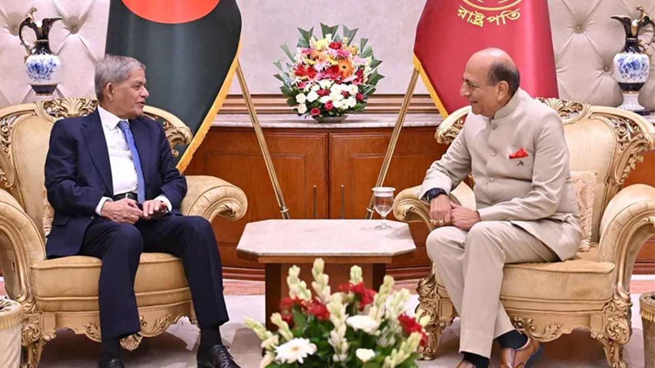 পানি বণ্টনসহ অমীমাংসিত বিষয় আলোচনার মাধ্যমে সমাধানের তাগিদ রাষ্ট্রপতির