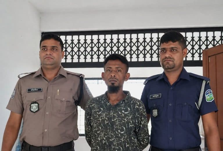জামালপুরে প্রথম শ্রেণির ছাত্রীকে ধর্ষণ ও হত্যা: ঘরে গর্ত করে লাশ পুঁতে রাখার লোমহর্ষক কাণ্ড