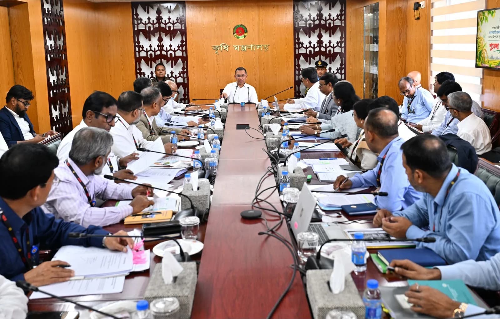 আমদানি কমিয়ে দেশীয় কৃষি উৎপাদন বাড়ানোর তাগিদ প্রধানমন্ত্রীর