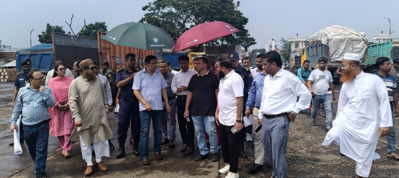 বেনাপোল স্থলবন্দর পরিদর্শনে চেয়ারম্যান, সমস্যা সমাধানের আশ্বাস