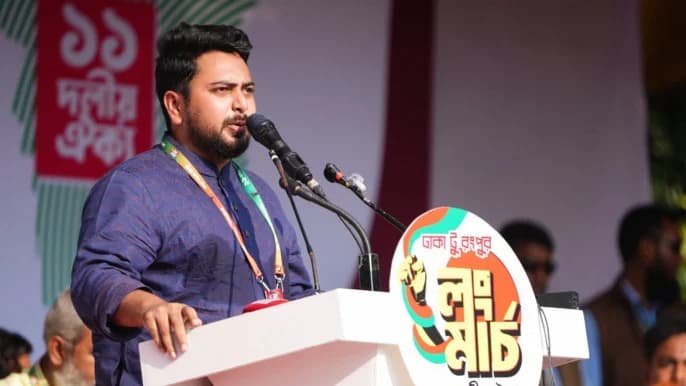 ‘হেলিকপ্টারে পালাবেন, নাকি সম্মানের সাথে পদত্যাগ করবেন।’-প্রধানমন্ত্রীর উদ্দেশে নাহিদ ইসলাম