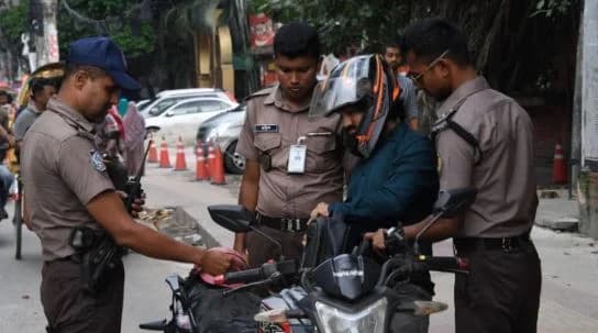 ককটেল বিস্ফোরণের পর ঢাকায় নিরাপত্তা জোরদার, চলছে বিশেষ তল্লাশি