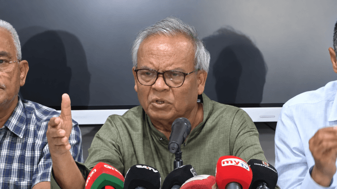 বিশ্বের অন্য দেশের তুলনায় বাংলাদেশে তেলের দাম কম: রিজভী