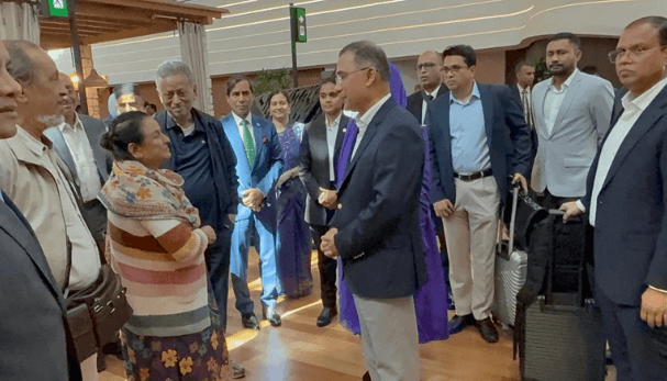 জাতিসংঘ অধিবেশনে যোগ দিতে নিউইয়র্কের পথে ইস্তাম্বুলে প্রধানমন্ত্রী