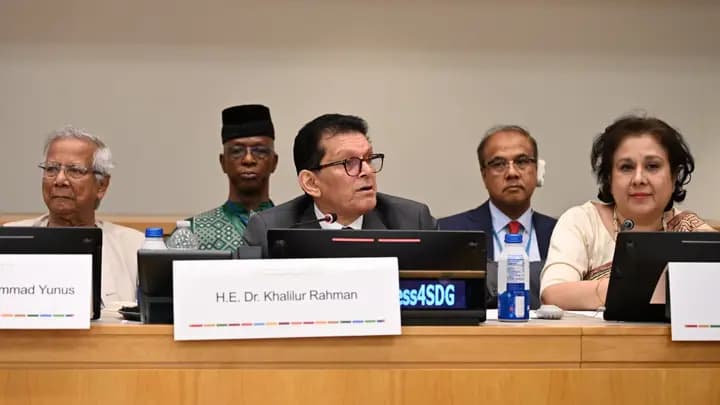 বৈশ্বিক সংকট মোকাবিলায় মানুষকে সমাধানের শক্তি হিসেবে দেখার আহ্বান খলিলুর রহমানের