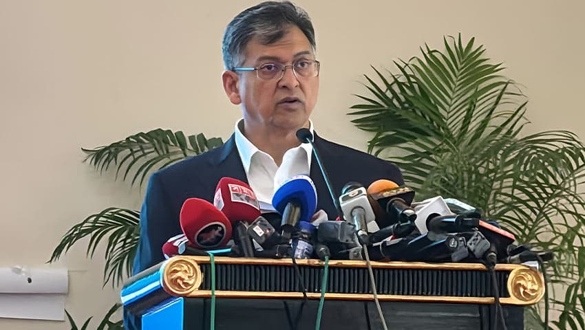 আওয়ামী লীগ ও ফ্যাসিবাদের দোসরদের গ্রেপ্তারে পুলিশকে পুরস্কারের ঘোষণা স্বরাষ্ট্রমন্ত্রীর