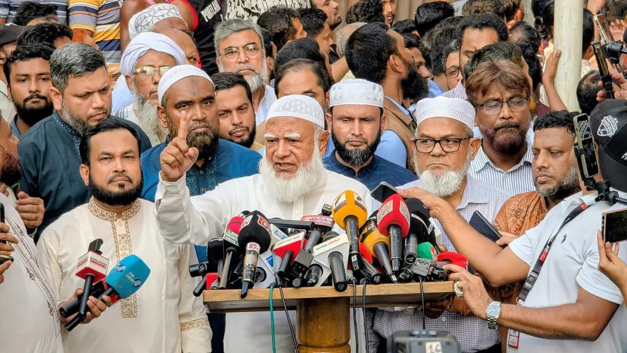 রাড্ডা স্বাস্থ্যকেন্দ্র পুনঃপ্রতিষ্ঠায় জামায়াত আমিরের ৫০ লাখ টাকা অনুদান 