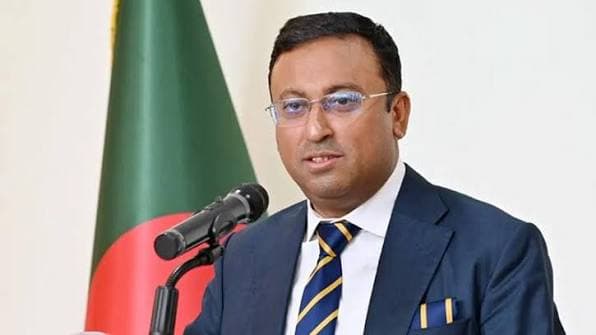 শেখ হাসিনা যেভাবে বিরক্ত করছেন, ভারত হলে মোদি কি ঢাকা সফর কর‌তেন