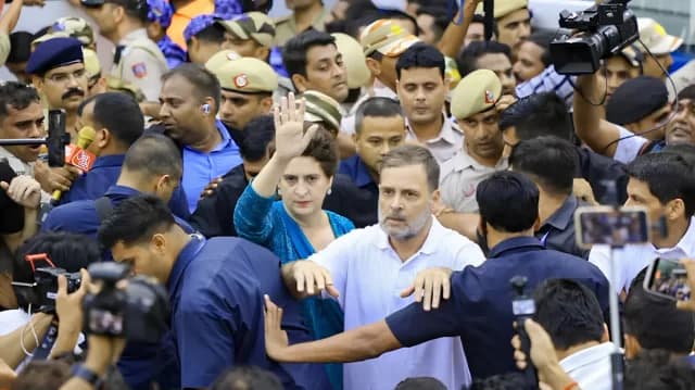 বাংলাদেশ-নেপালের মতো অরাজকতা তৈরির চেষ্টা করছে কংগ্রেস: বিজেপি