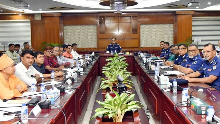 দুর্গাপূজায় তিন স্তরের নিরাপত্তা, গুজব ছড়ালে ব্যবস্থা: আইজিপি