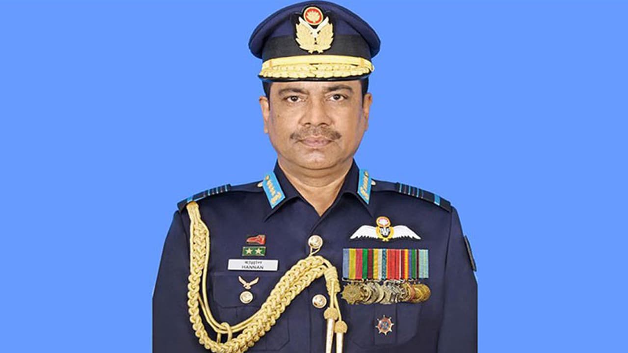 দুর্নীতির মামলায় বিমানবাহিনীর সাবেক প্রধান শেখ আব্দুল হান্নান কাতারে গ্রেপ্তার