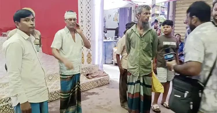 ফরিদপুরে প্রতিমা বিসর্জন নিয়ে দুই পক্ষের সংঘর্ষ, আহত অন্তত ১০