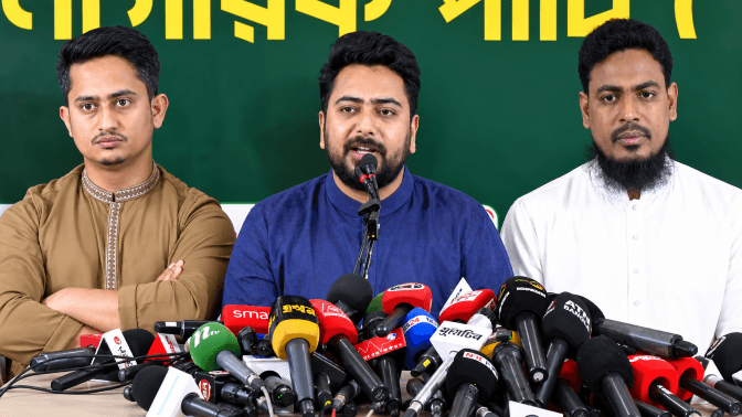 স্বরাষ্ট্রমন্ত্রীকে রেখে আইনশৃঙ্খলা স্বাভাবিক হবে না: নাহিদ ইসলাম