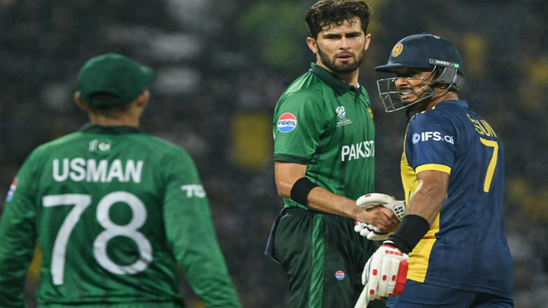 ৫ রানে জিতেও সেমিফাইনালে যেতে পারল না পাকিস্তান, নেট রানরেটে এগিয়ে নিউজিল্যান্ড