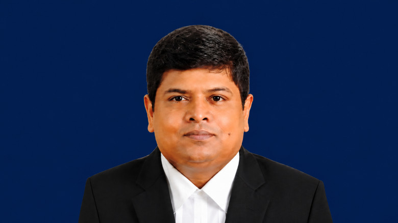ব্যক্তিগত কারণ দেখিয়ে ডেপুটি অ্যাটর্নি জেনারেল এমরান খানের পদত্যাগ